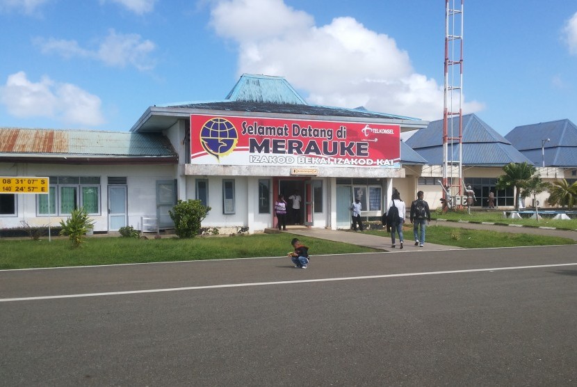 bandara-mopah-merauke-lokasi-terjadinya-penembakan-_150309163237-900.jpg