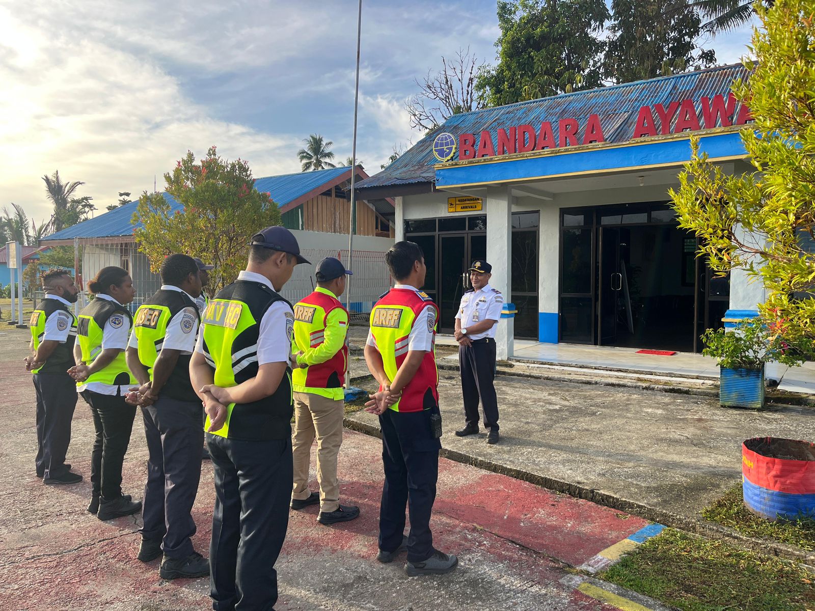 Kunjungan Forkopimda Provinsi Papua Barat Daya di Bandara Ayawasi