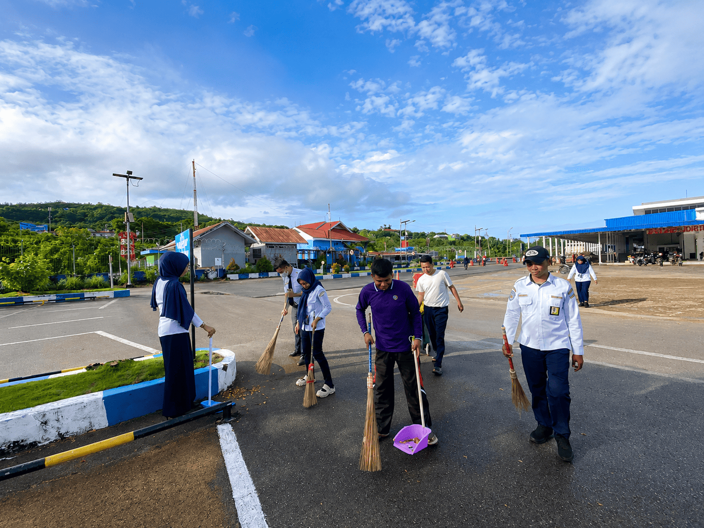GERAK BERSIH BANDARA BETOAMBARI
