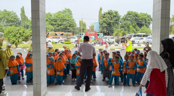 Kunjungan dari TK. Raudhatul Islam, Brebes