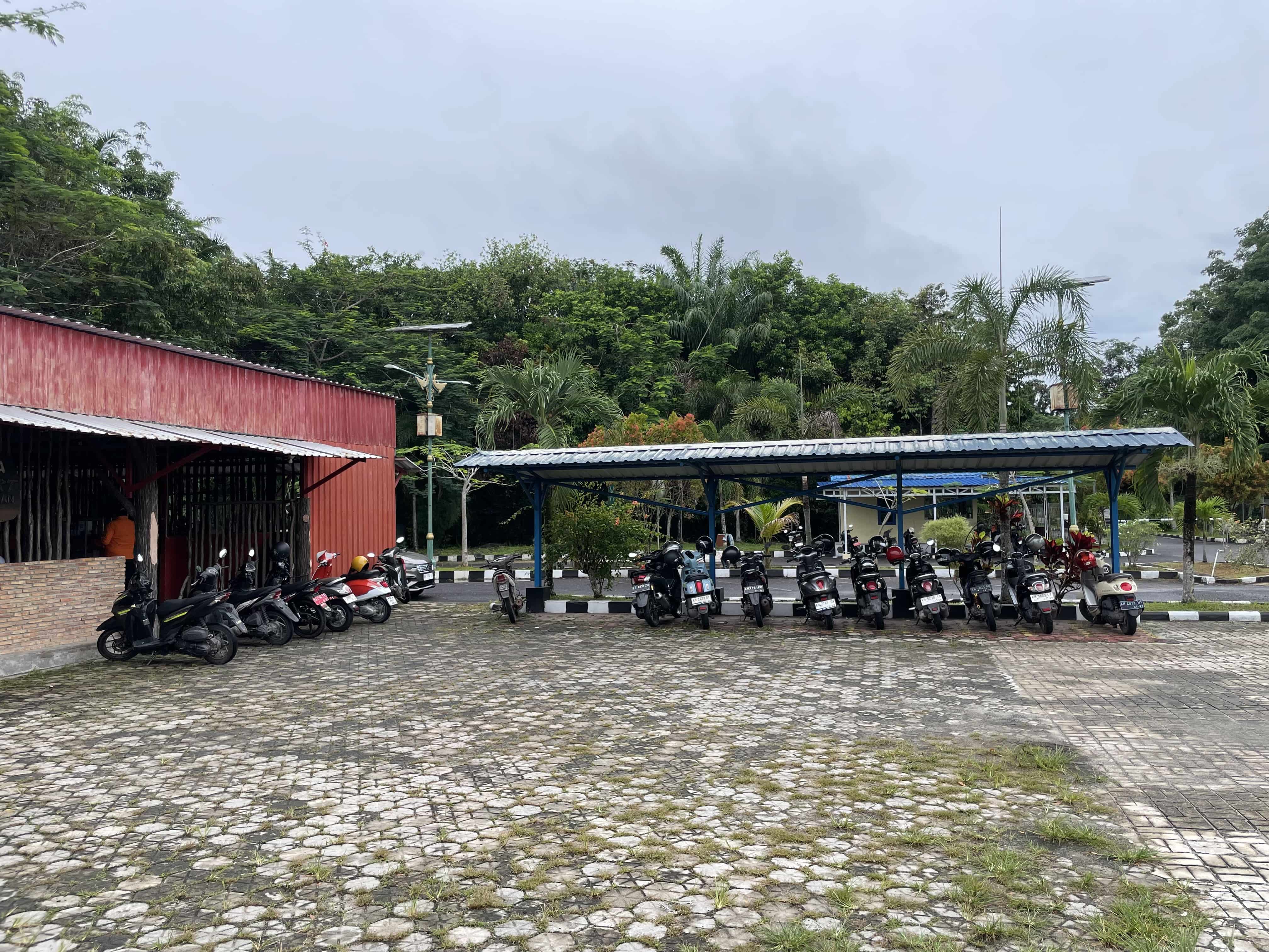 AREA PARKIR